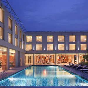 courtyard-kochi-airport.hotels-alappuzha.com/
