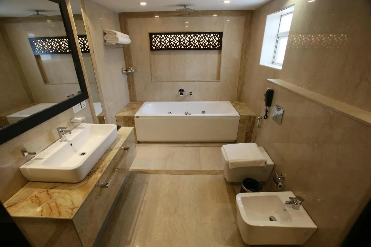 Vivin Luxury Suites Thiruvananthapuram 4*,  India